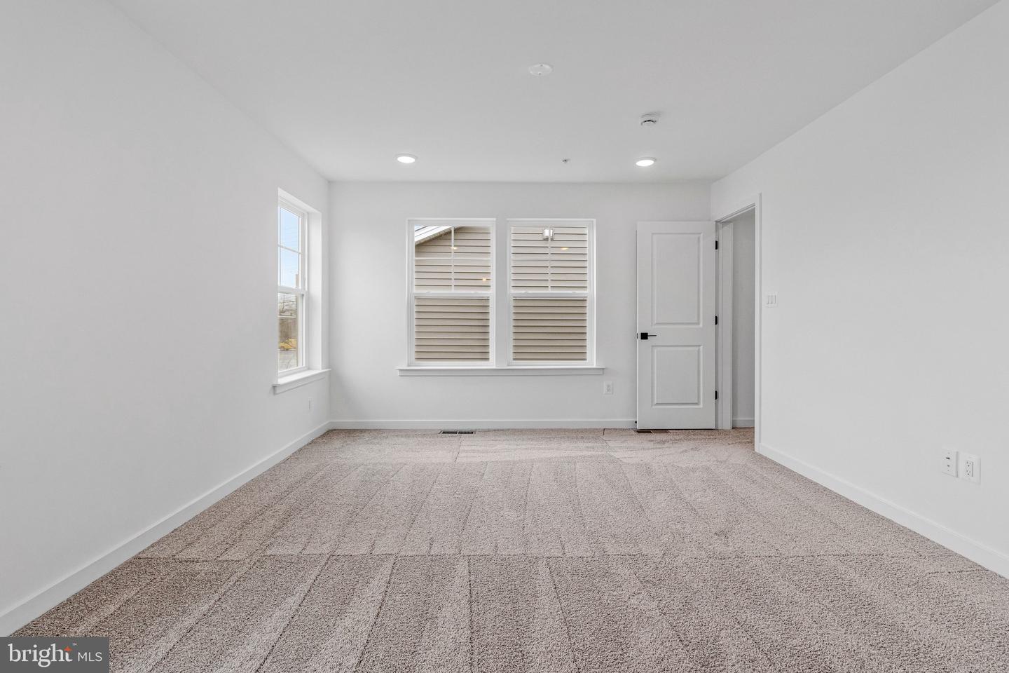 5719 Howard Dr Property Photo 31
