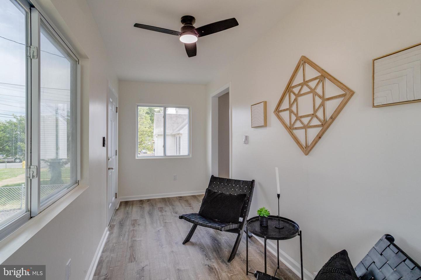4212 4th St Property Photo 5
