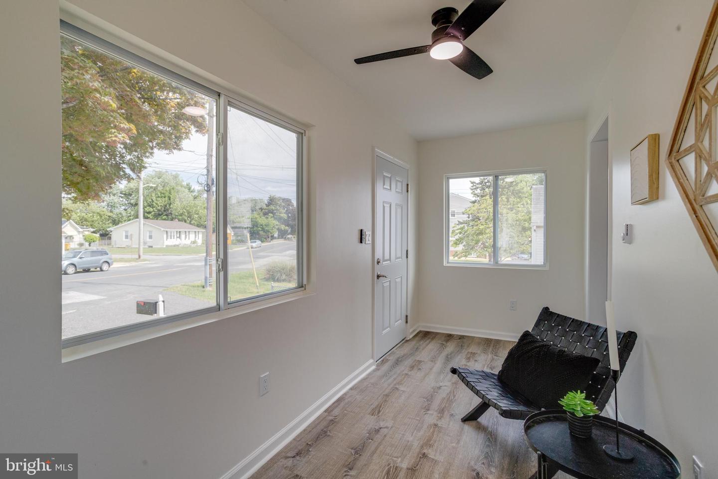 4212 4th St Property Photo 6