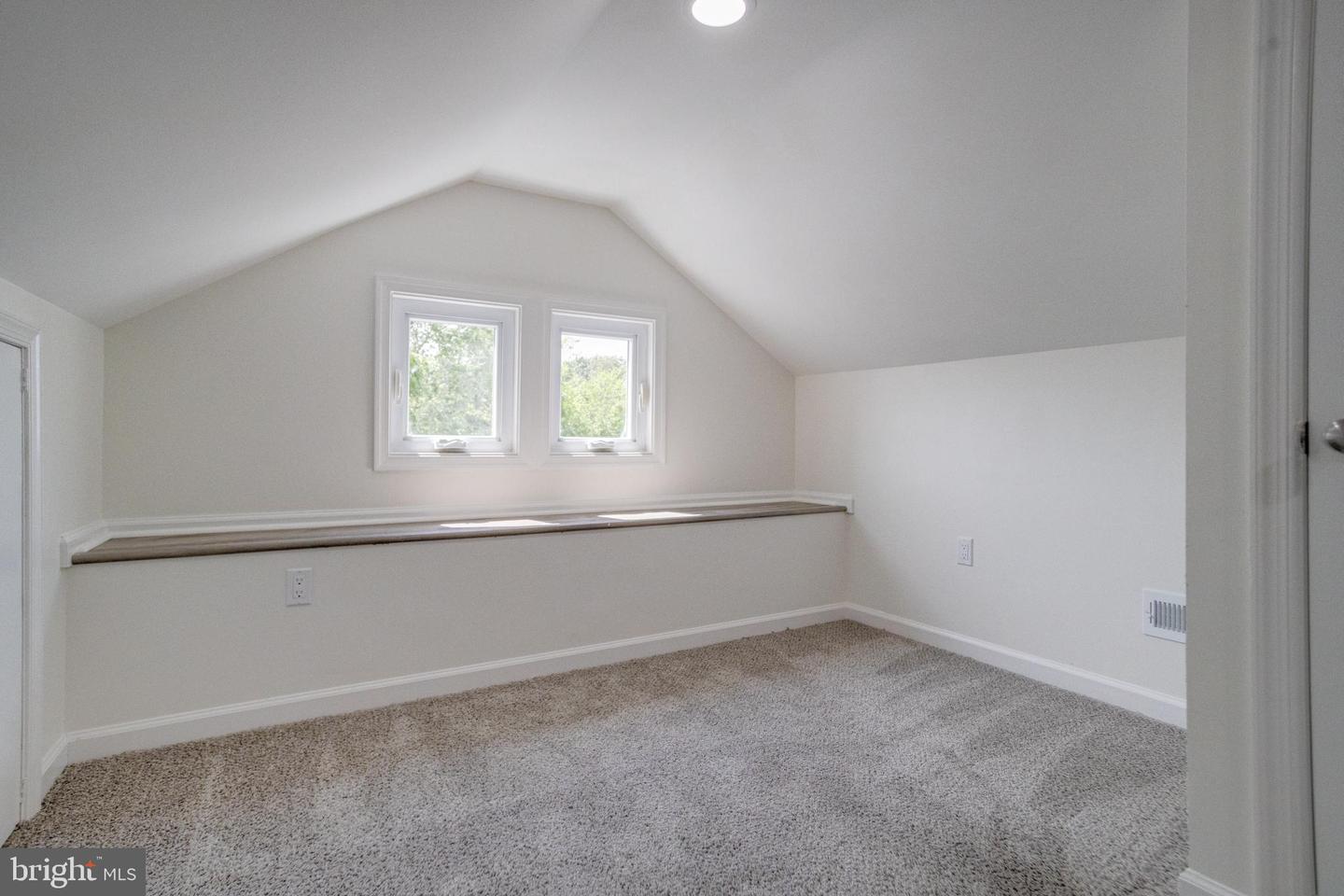 4212 4th St Property Photo 35