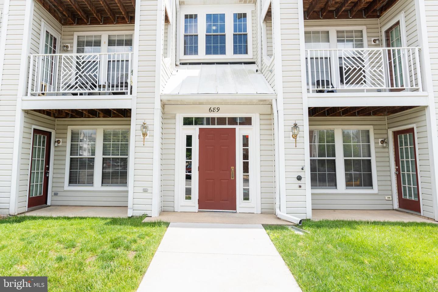 689 Winding Stream Way #101 Property Photo 1