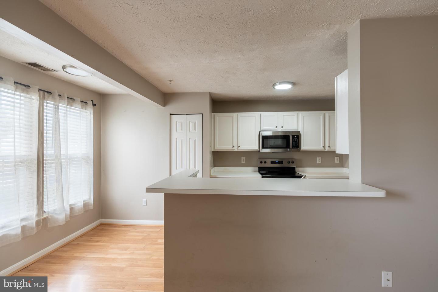 689 Winding Stream Way #101 Property Photo 8