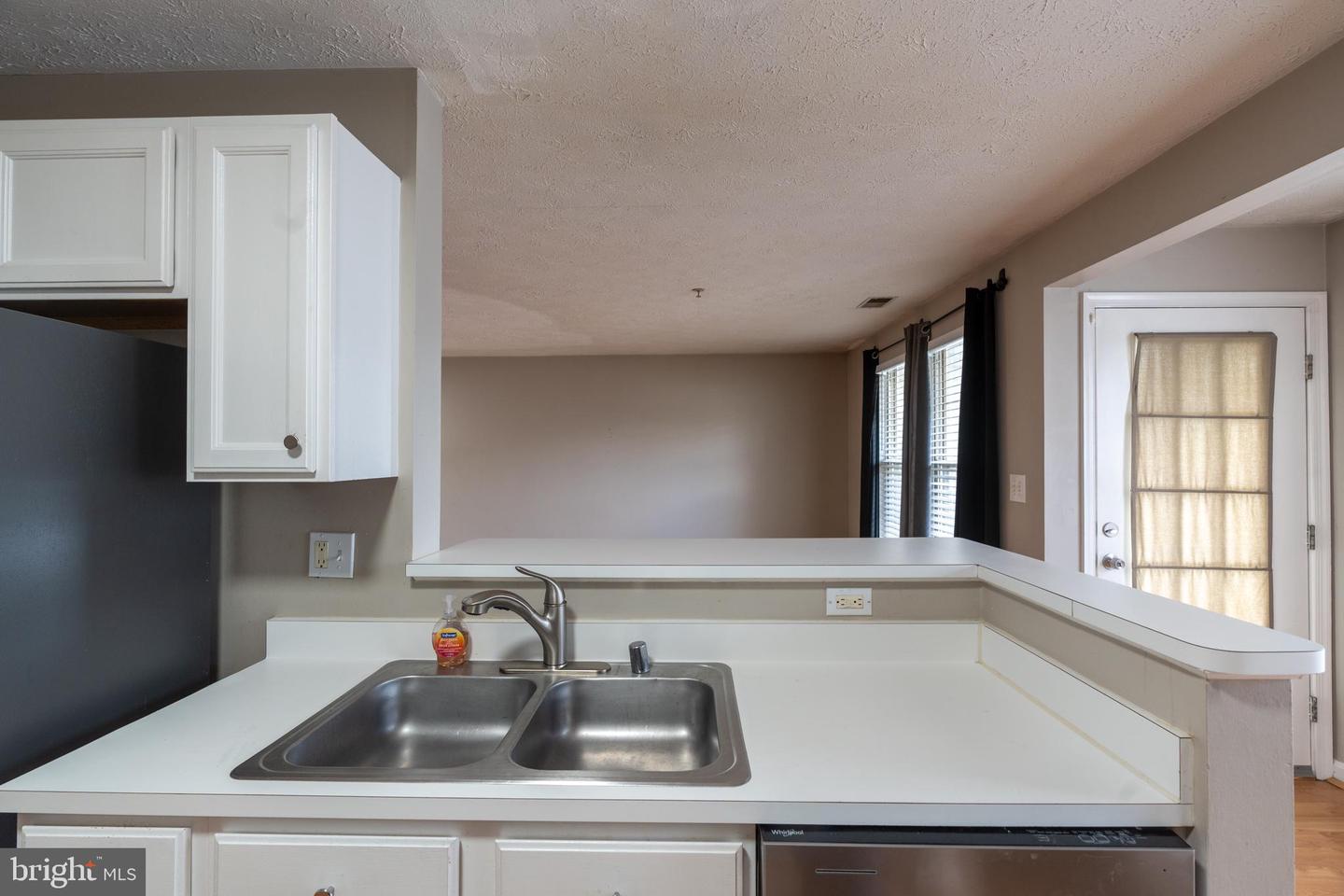 689 Winding Stream Way #101 Property Photo 9