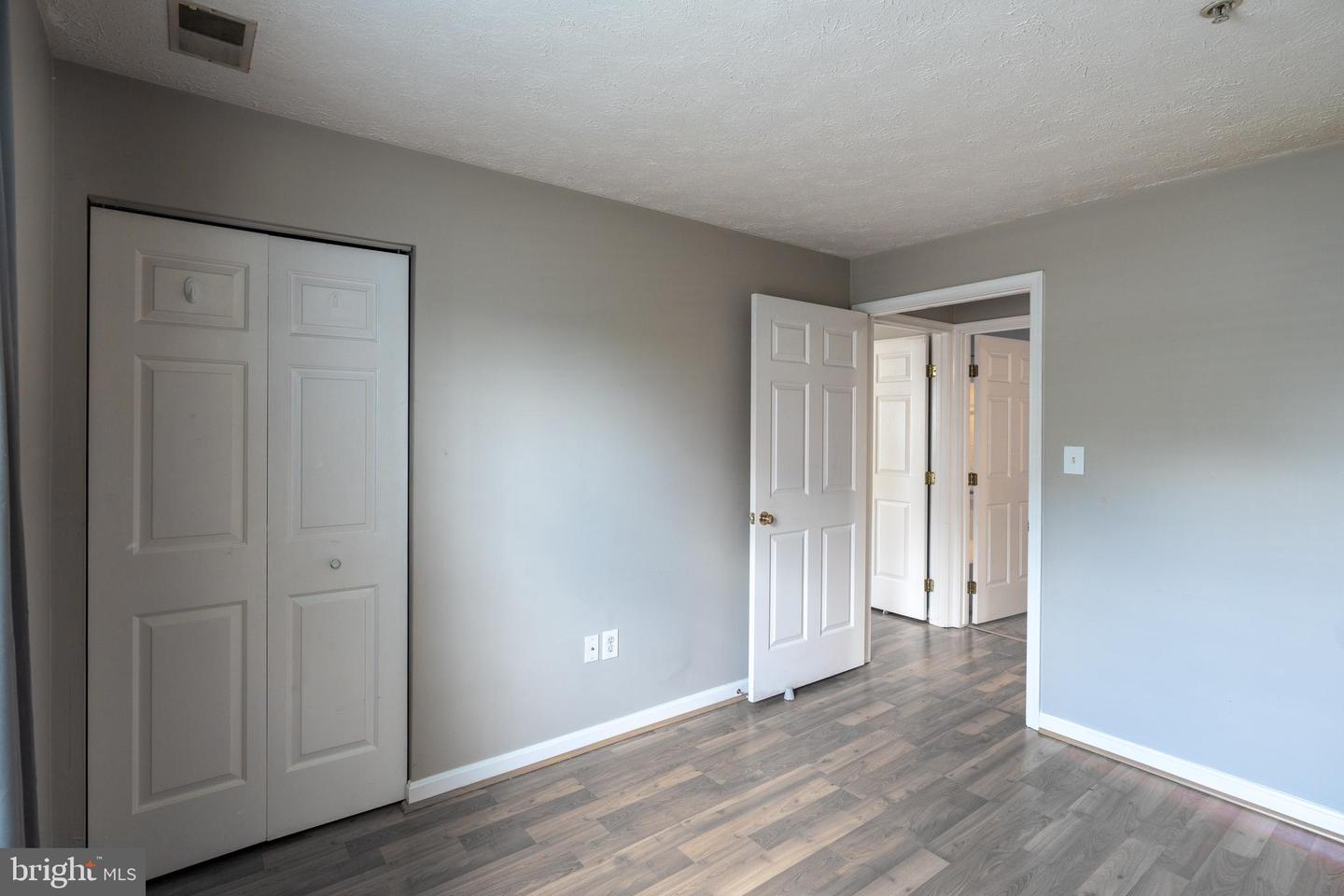 689 Winding Stream Way #101 Property Photo 13