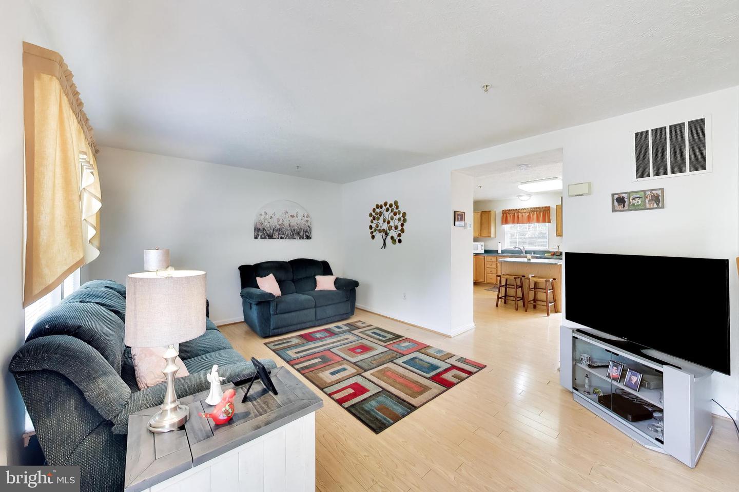 8703 Thornbrook Dr Property Photo 3