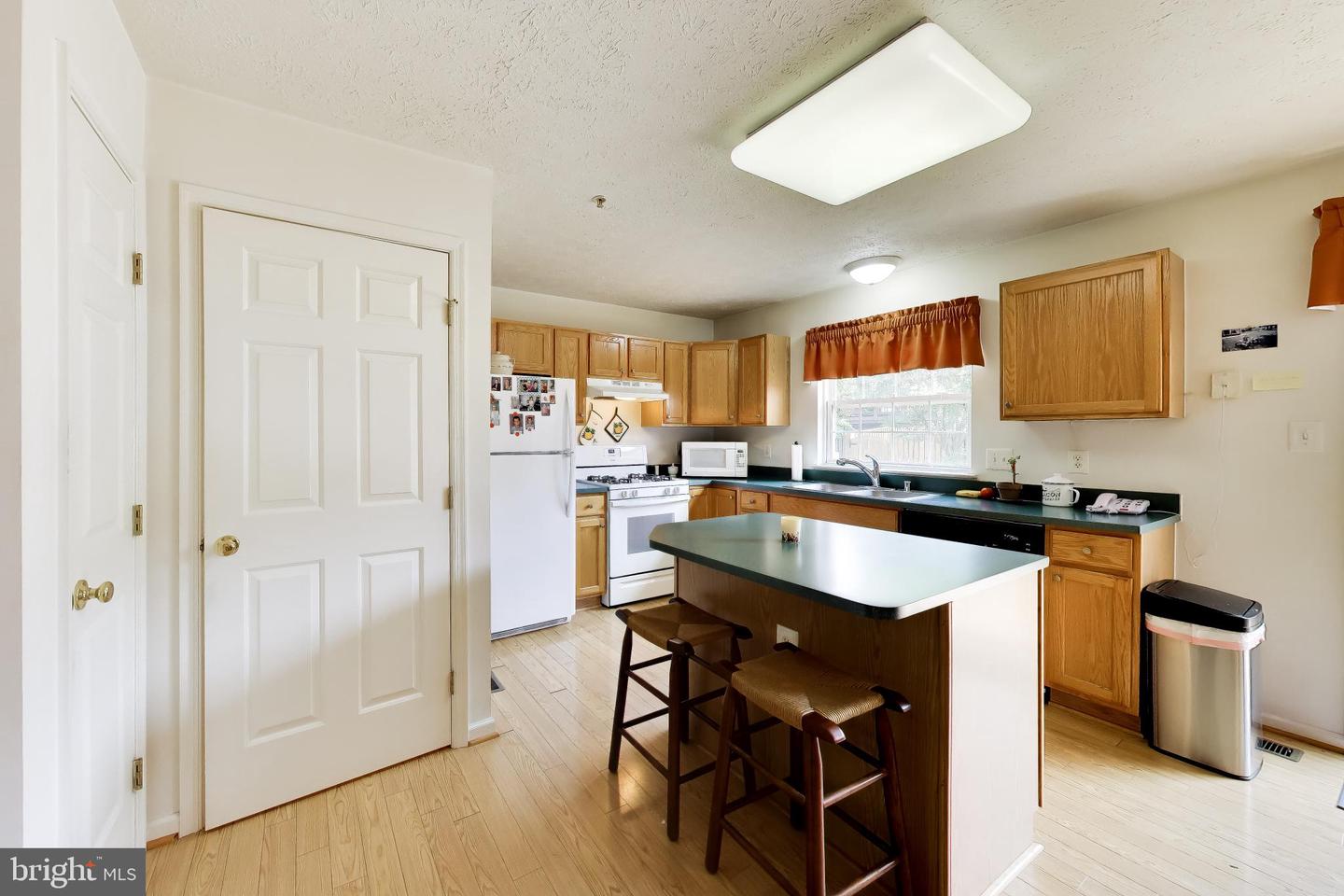 8703 Thornbrook Dr Property Photo 8