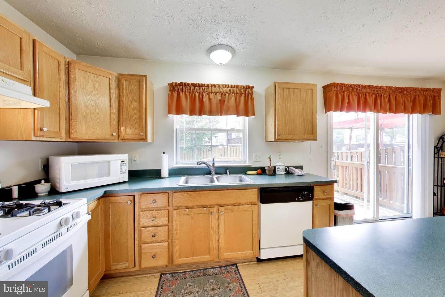 8703 Thornbrook Dr Property Photo 10
