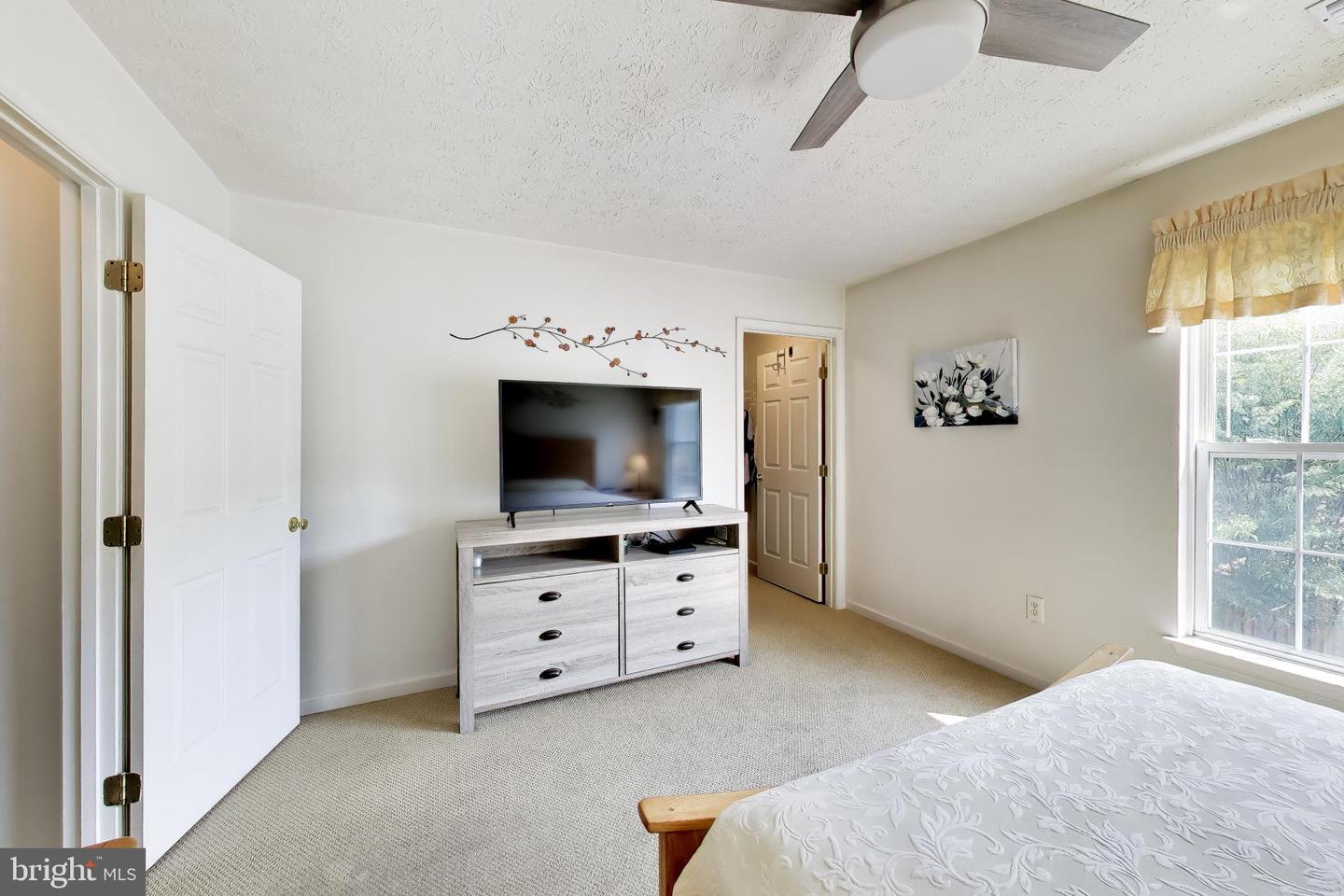 8703 Thornbrook Dr Property Photo 14