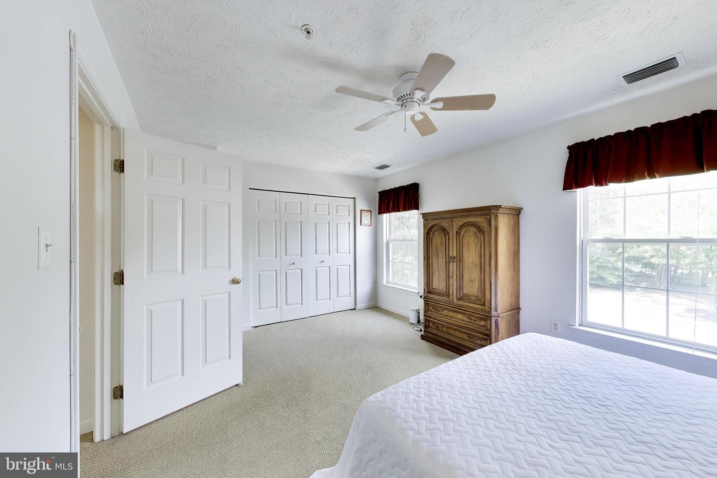 8703 Thornbrook Dr Property Photo 16