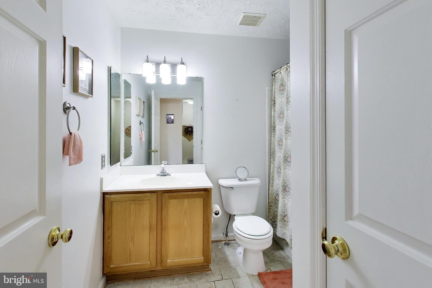 8703 Thornbrook Dr Property Photo 17