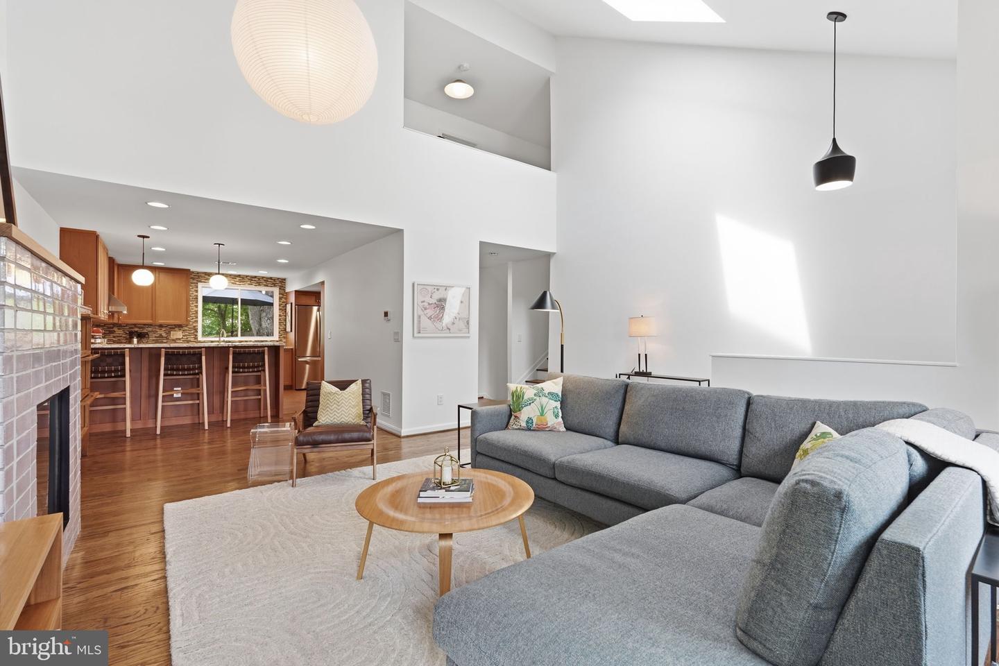 8 Constitution Sq Property Photo 5