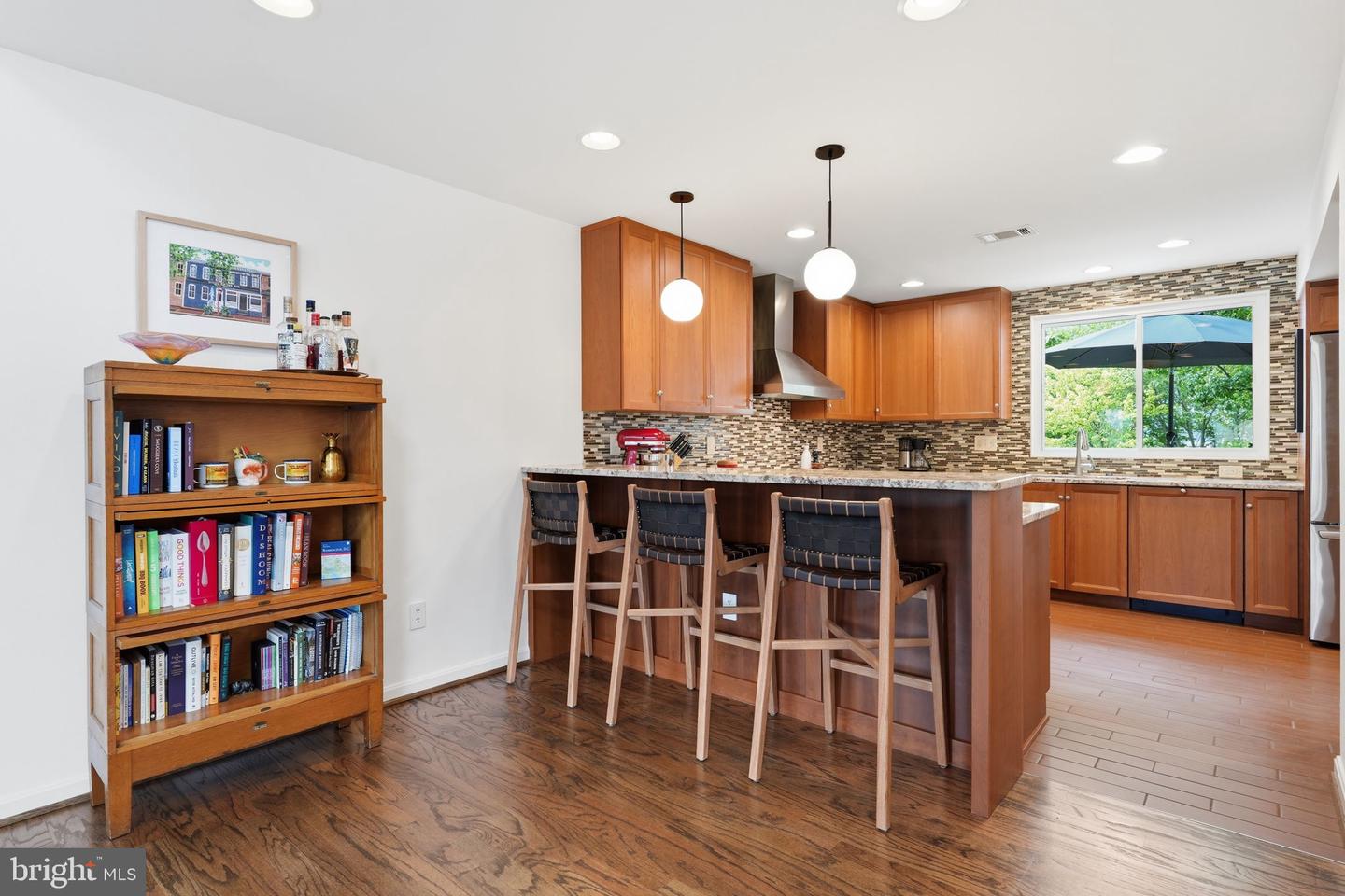 8 Constitution Sq Property Photo 6