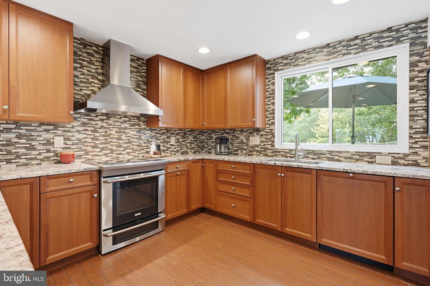 8 Constitution Sq Property Photo 7