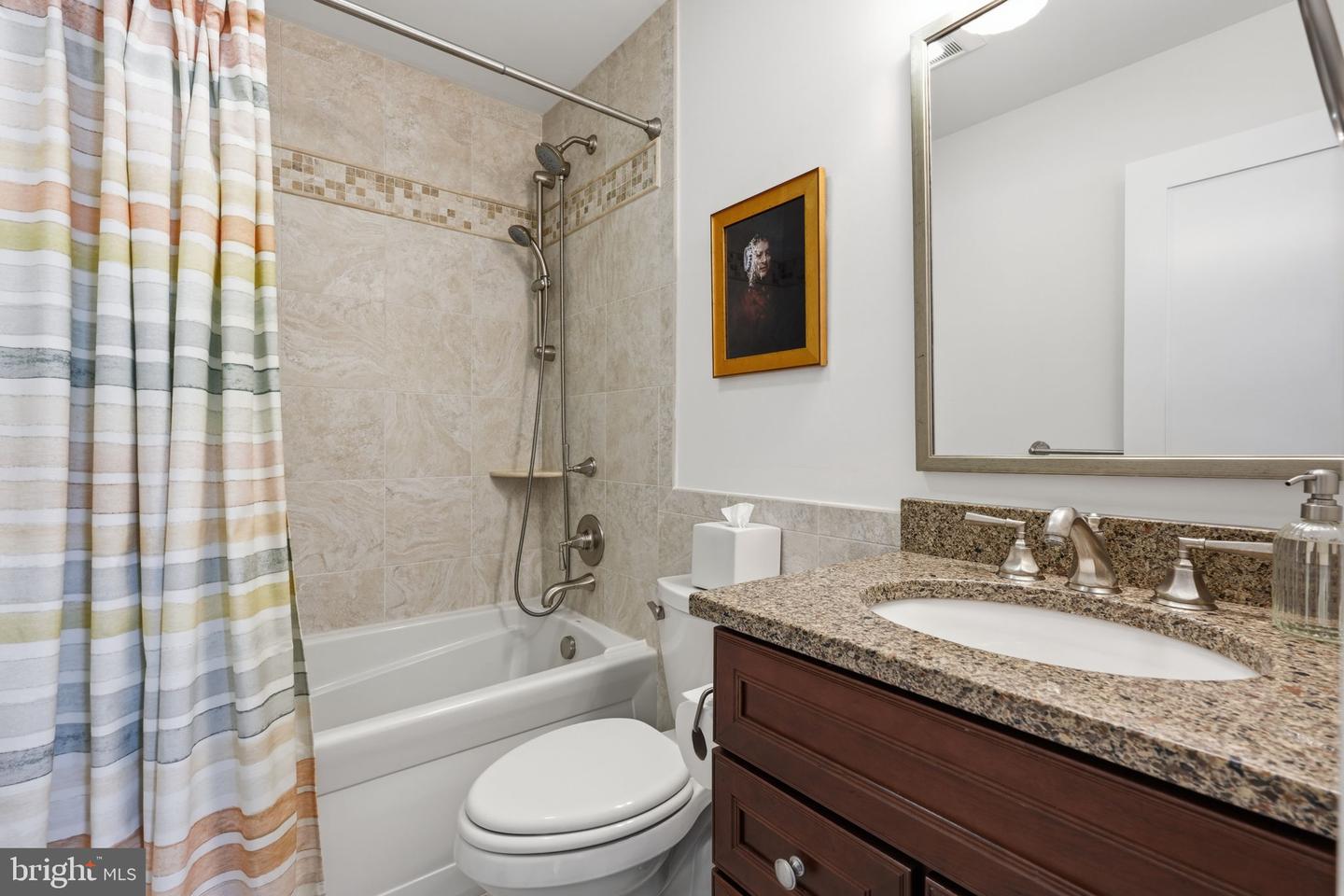 8 Constitution Sq Property Photo 19