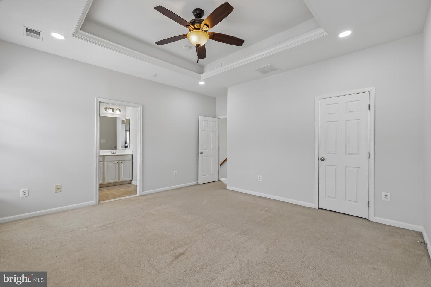 7644 Sandhurst Ln Property Photo 28