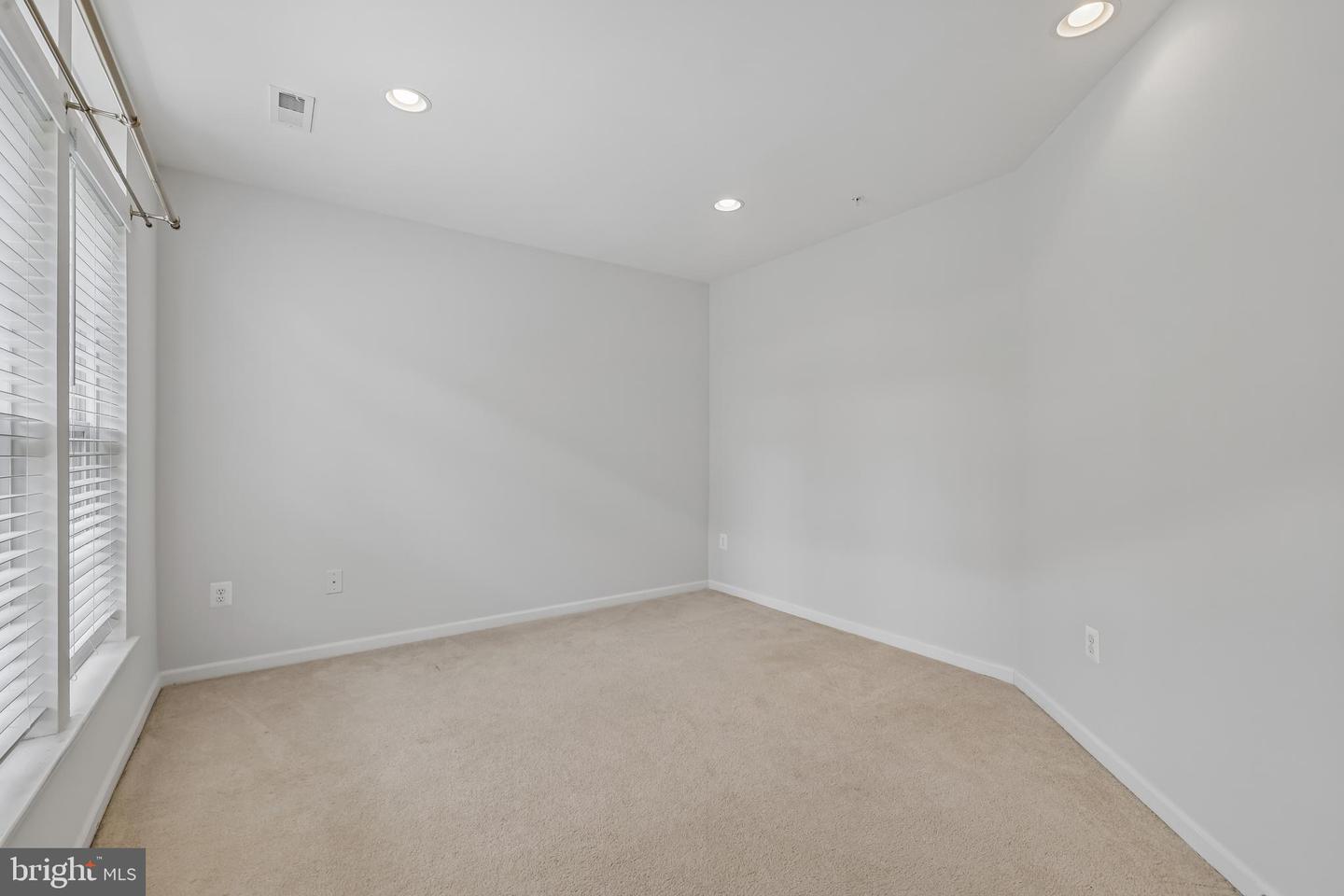 7644 Sandhurst Ln Property Photo 36