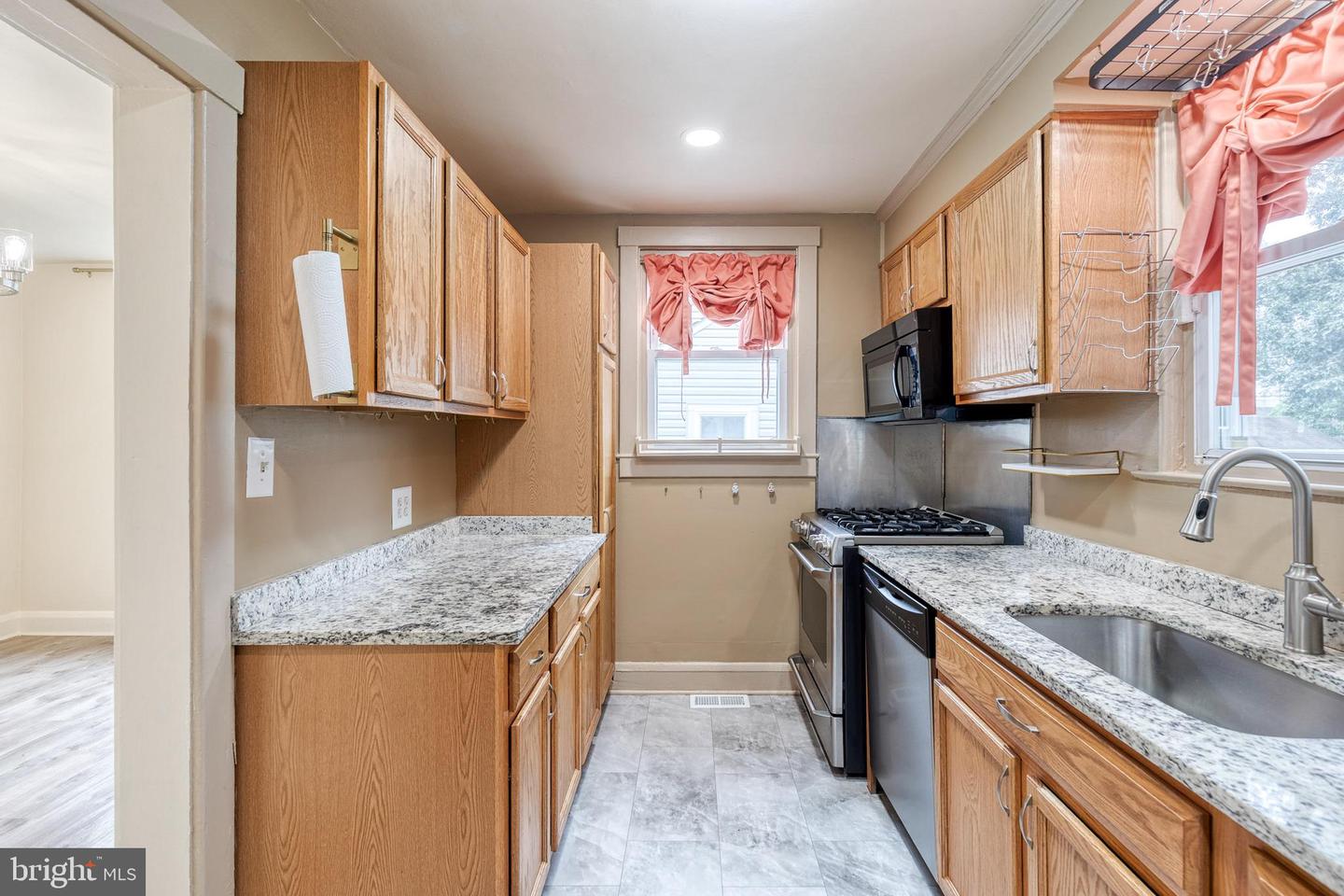 15 Georgia Ave Nw Property Photo 11