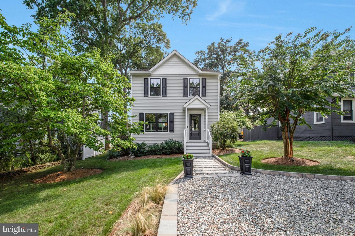 1203 Bay Highlands Dr Property Photo 1