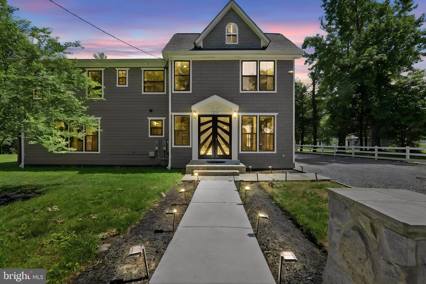 1211 LINTON LN
