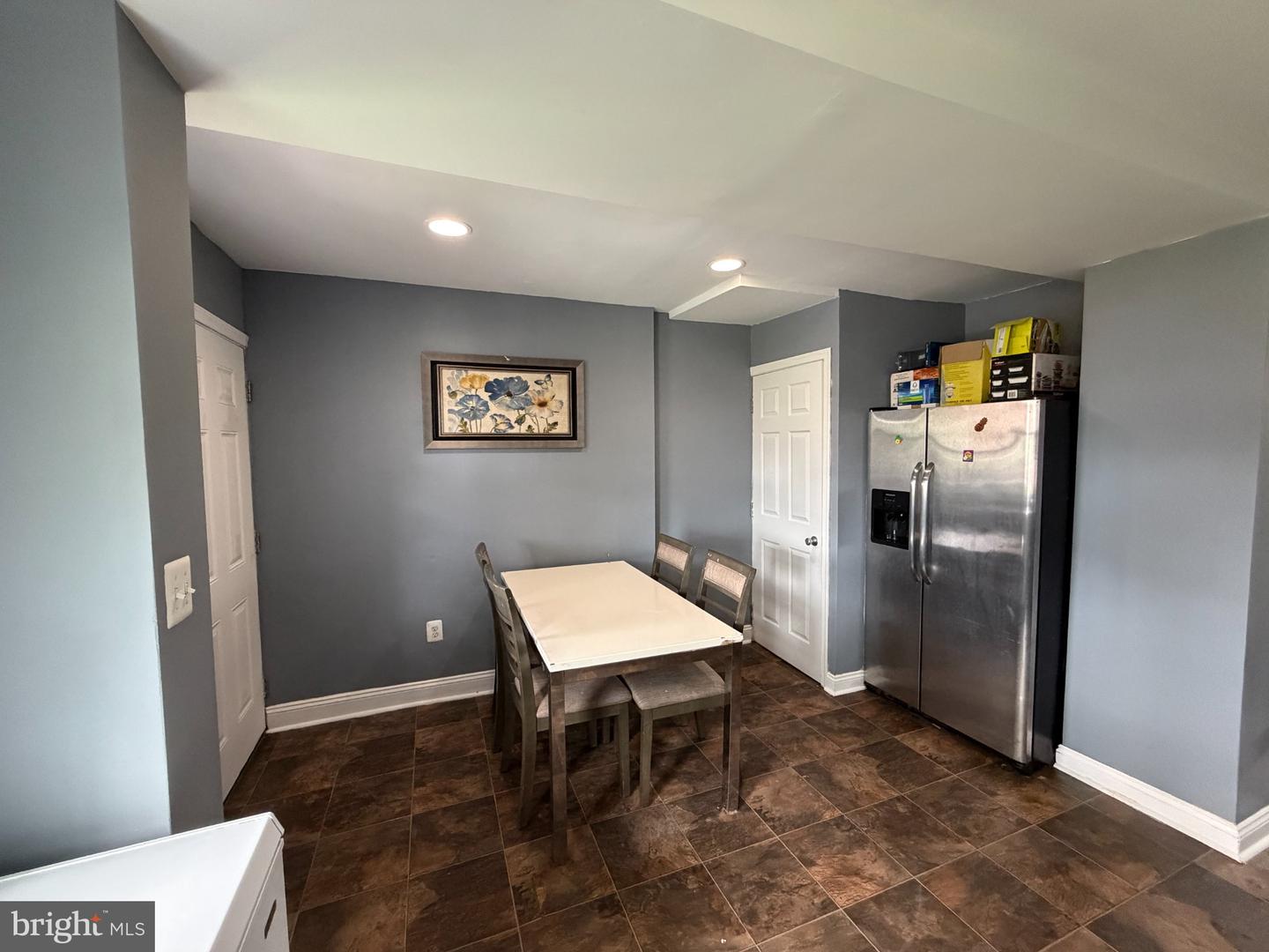 240 W Edgevale Rd Property Photo 6