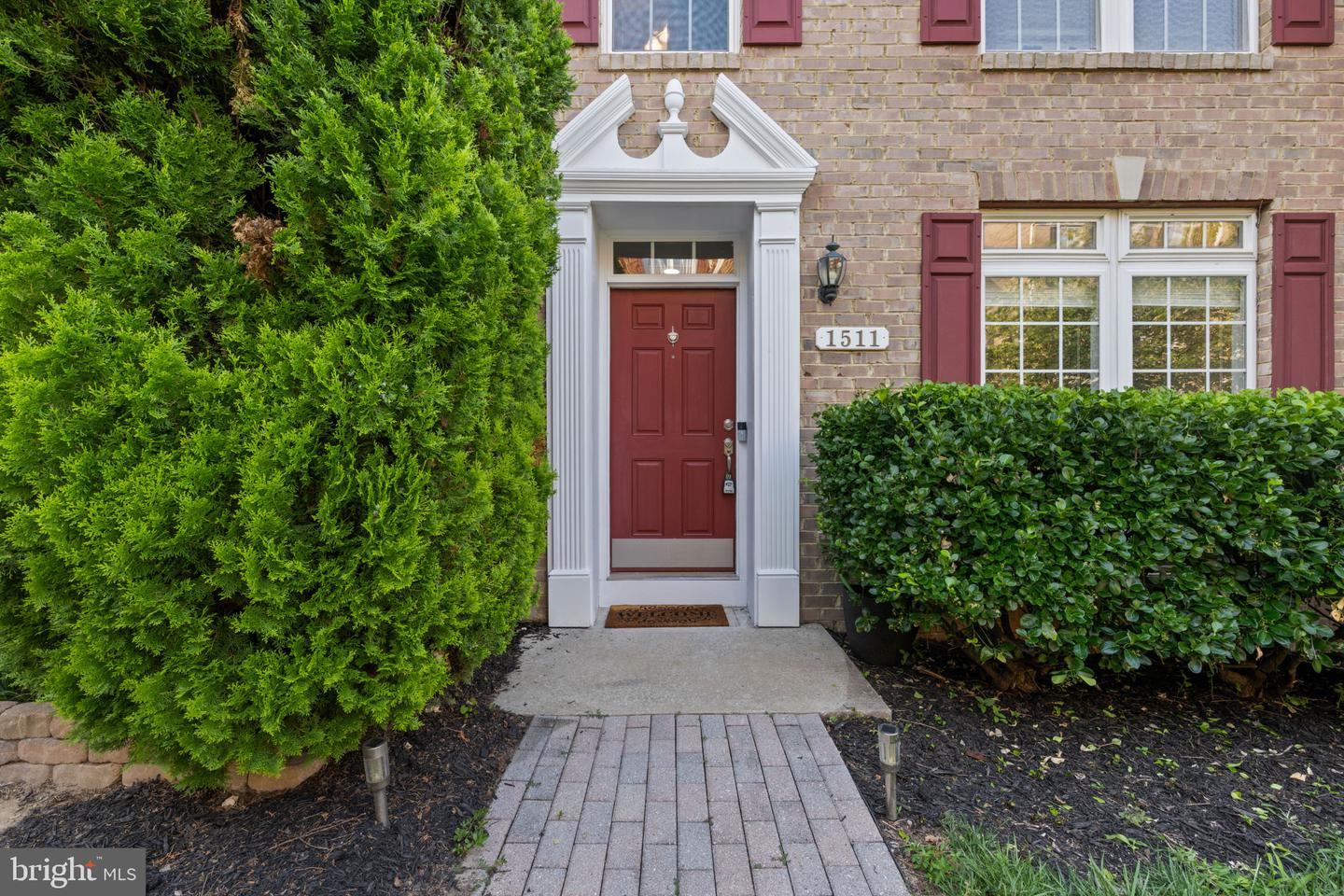 1511 Martock Ln Property Photo 3