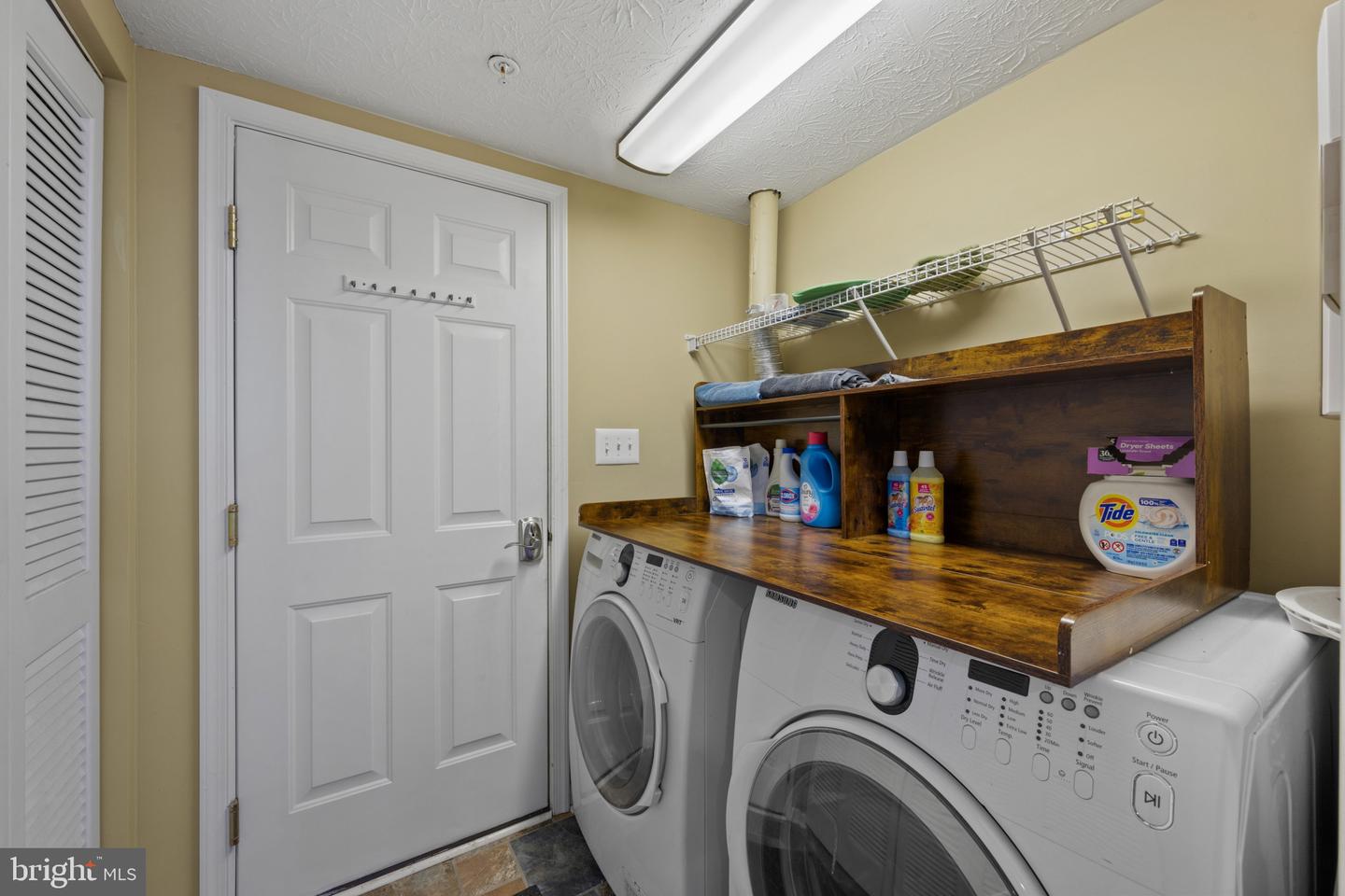 1511 Martock Ln Property Photo 27