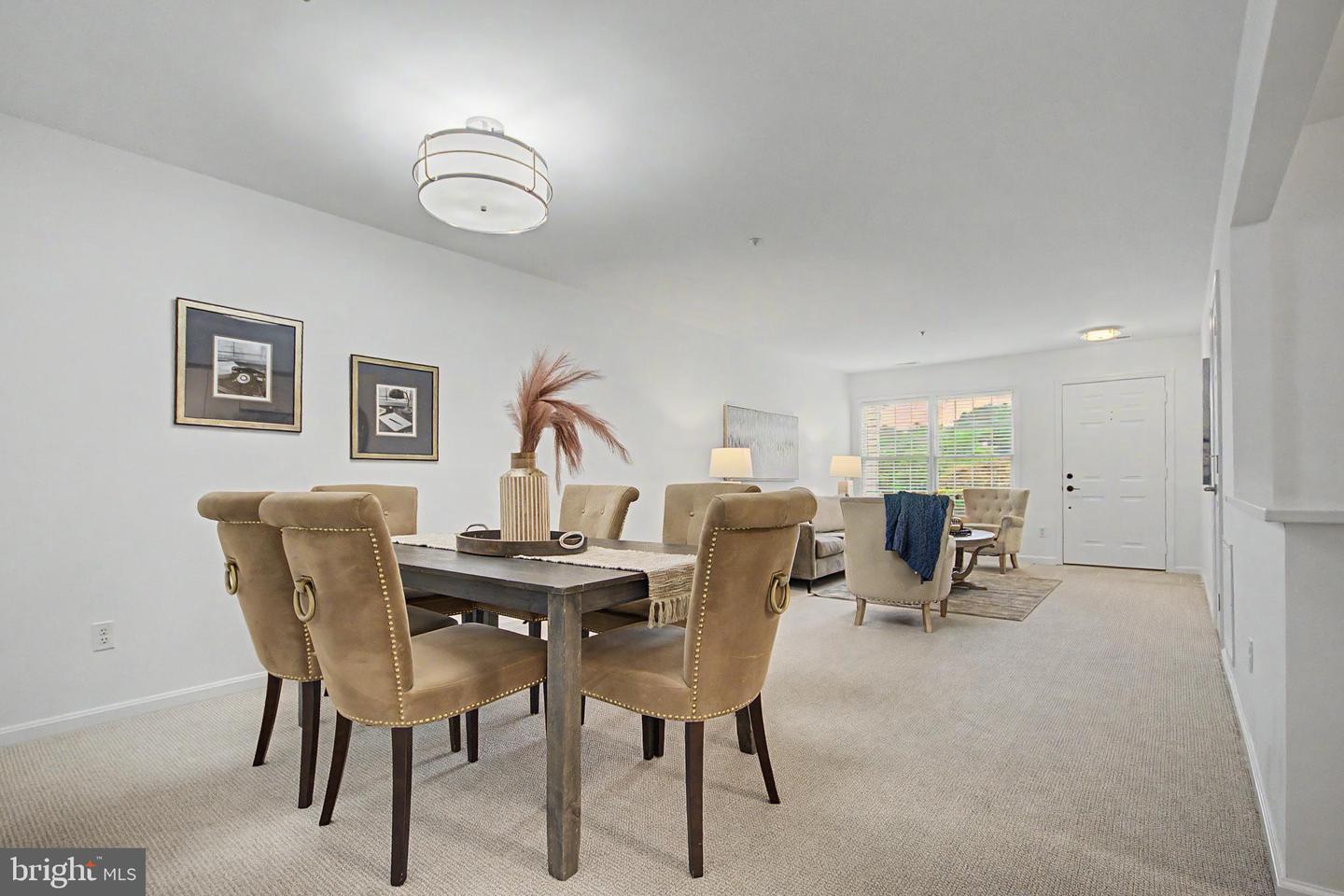 2729 Yeomans Lantern Ct Property Photo 4