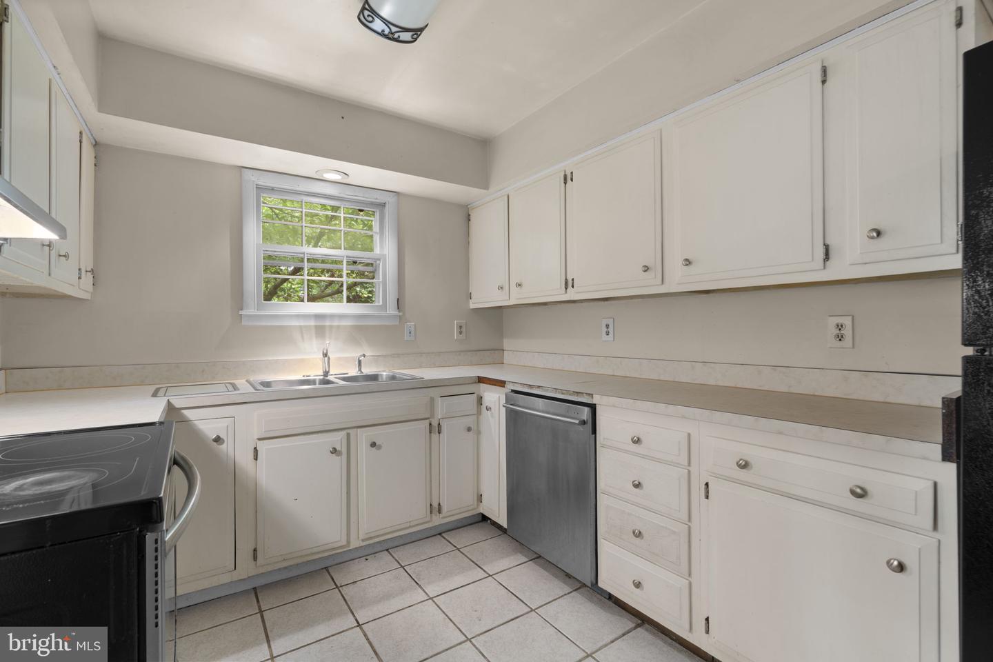 778 Windgate Dr Property Photo 8