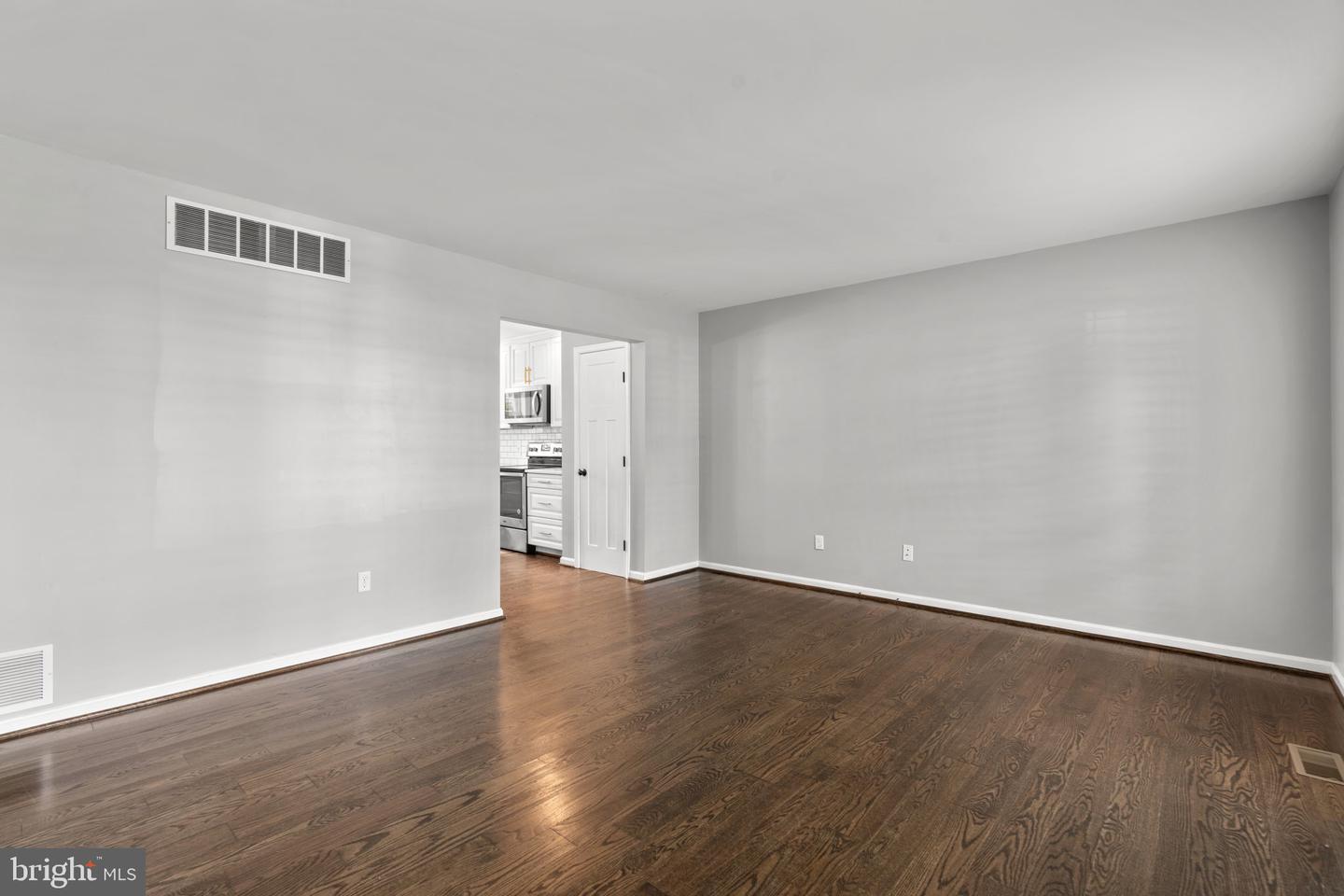6425 Oak Park Property Photo 5