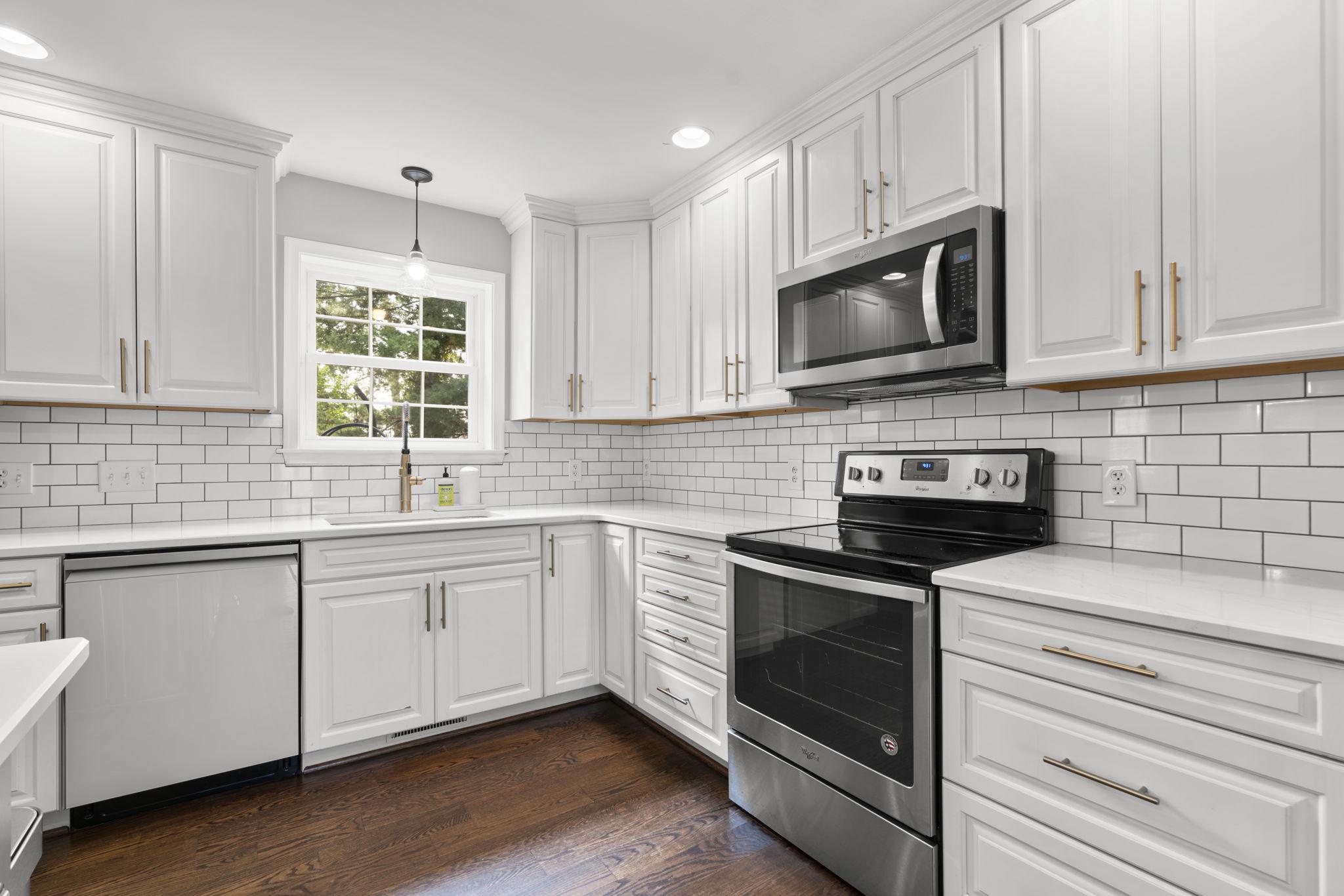 6425 Oak Park Property Photo 8