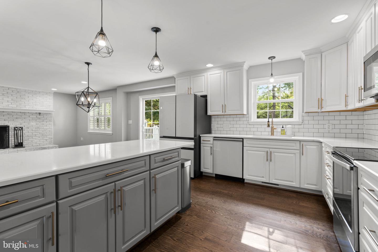 6425 Oak Park Property Photo 10