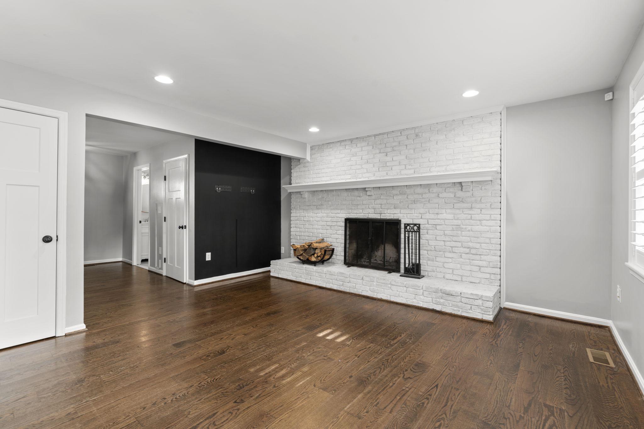 6425 Oak Park Property Photo 17