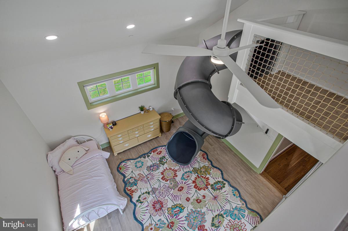 1408 Cape St Claire Rd Property Photo 2