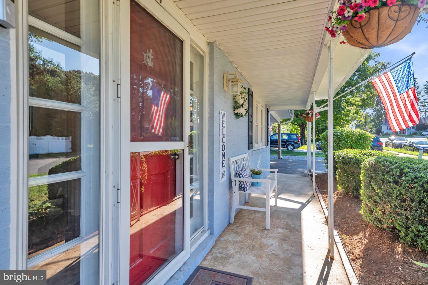 1 King Ct Property Photo 3