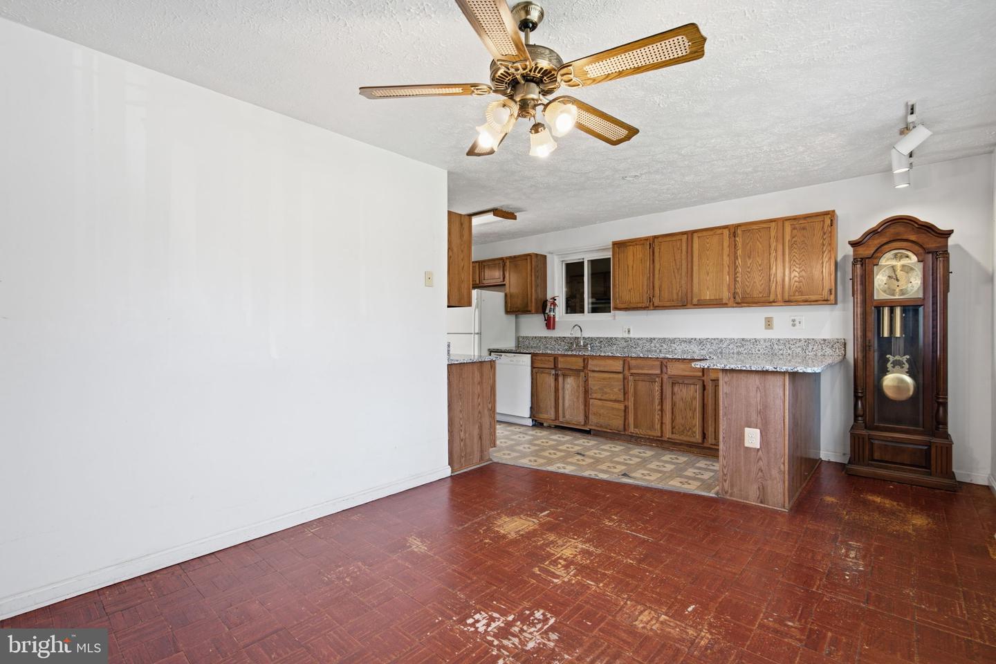 7935 Pipers Path Property Photo 12