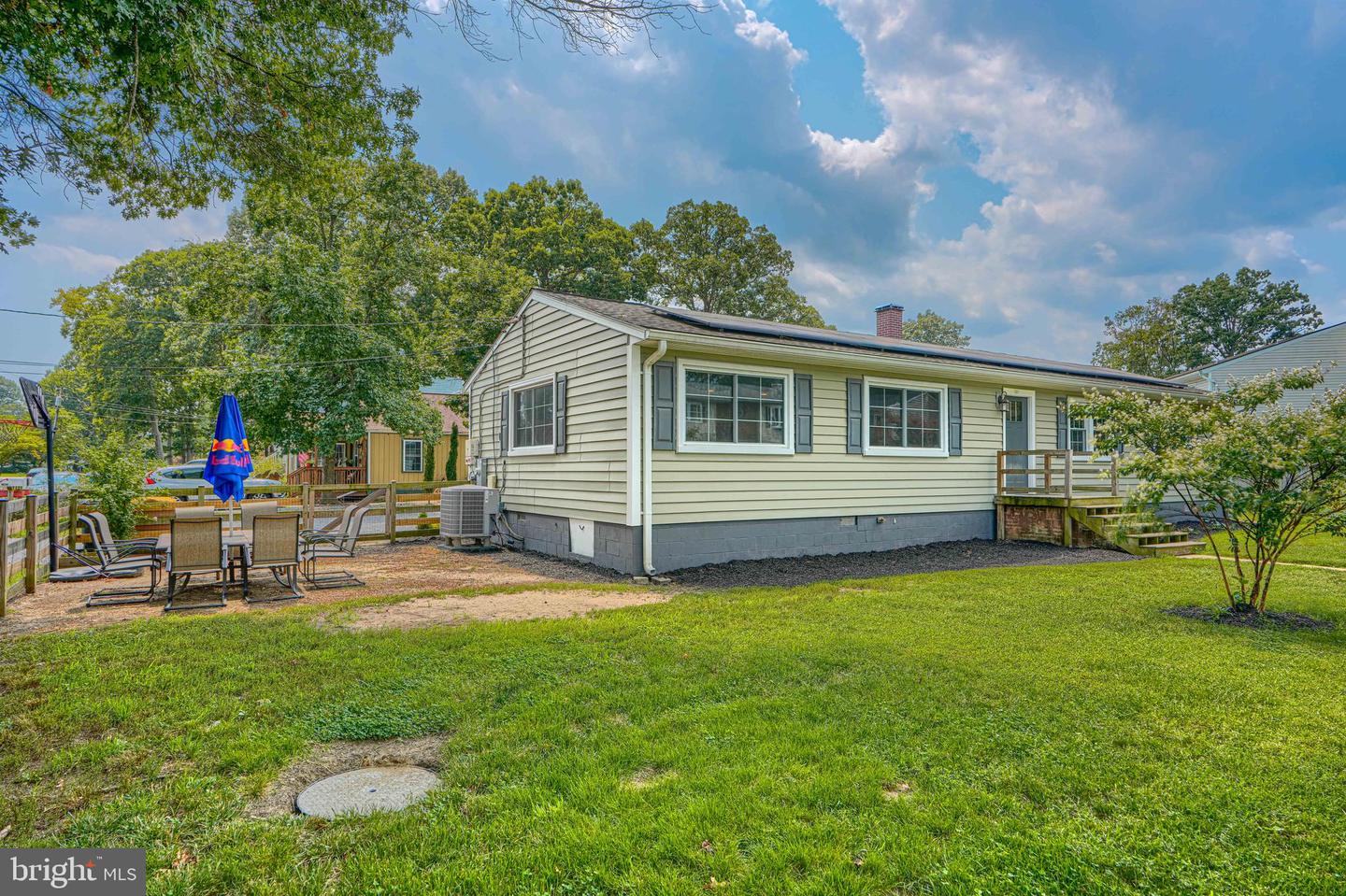 1813 Potomac Rd Property Photo 2