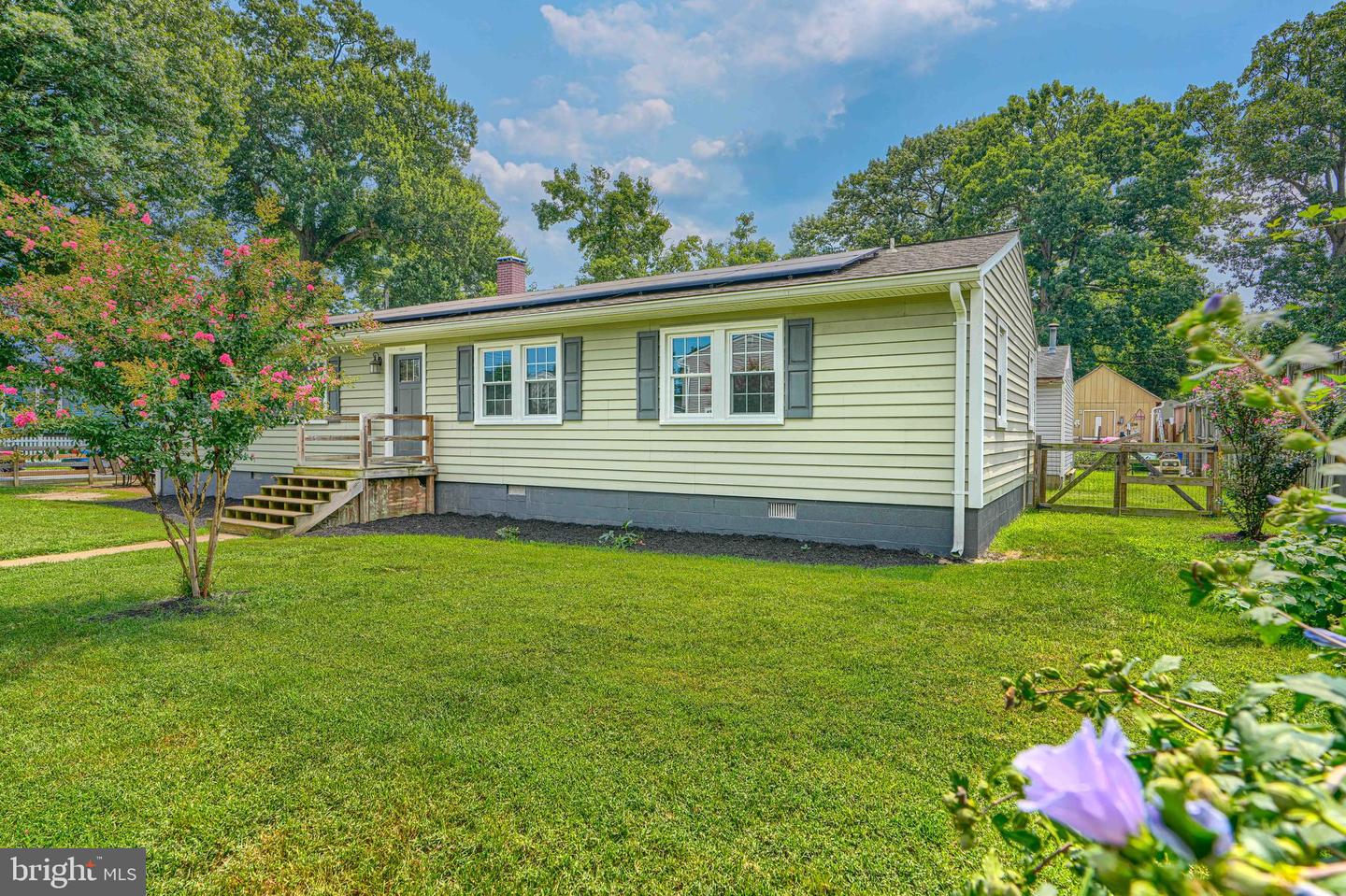 1813 Potomac Rd Property Photo 4