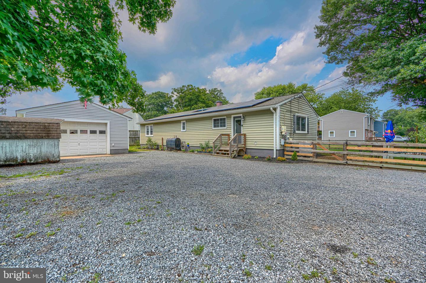 1813 Potomac Rd Property Photo 6