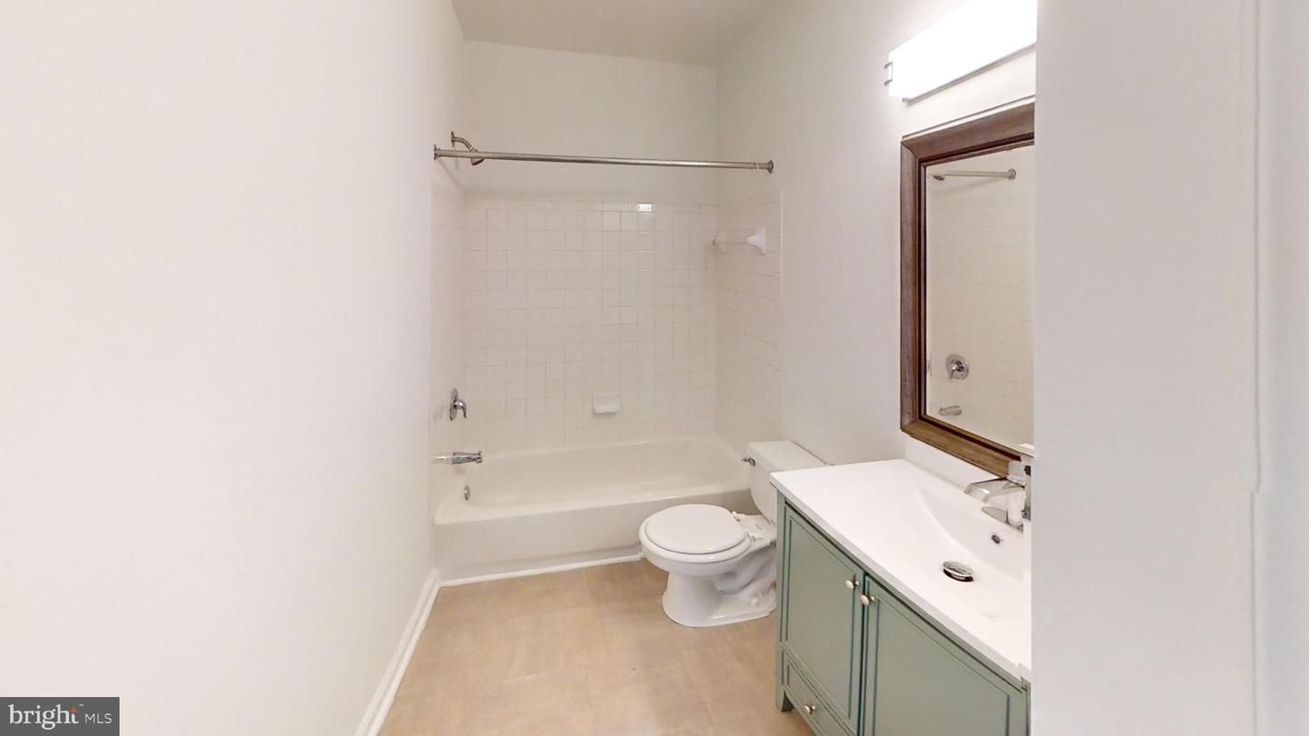 302-c Gatehouse Ln #302c Property Photo 25