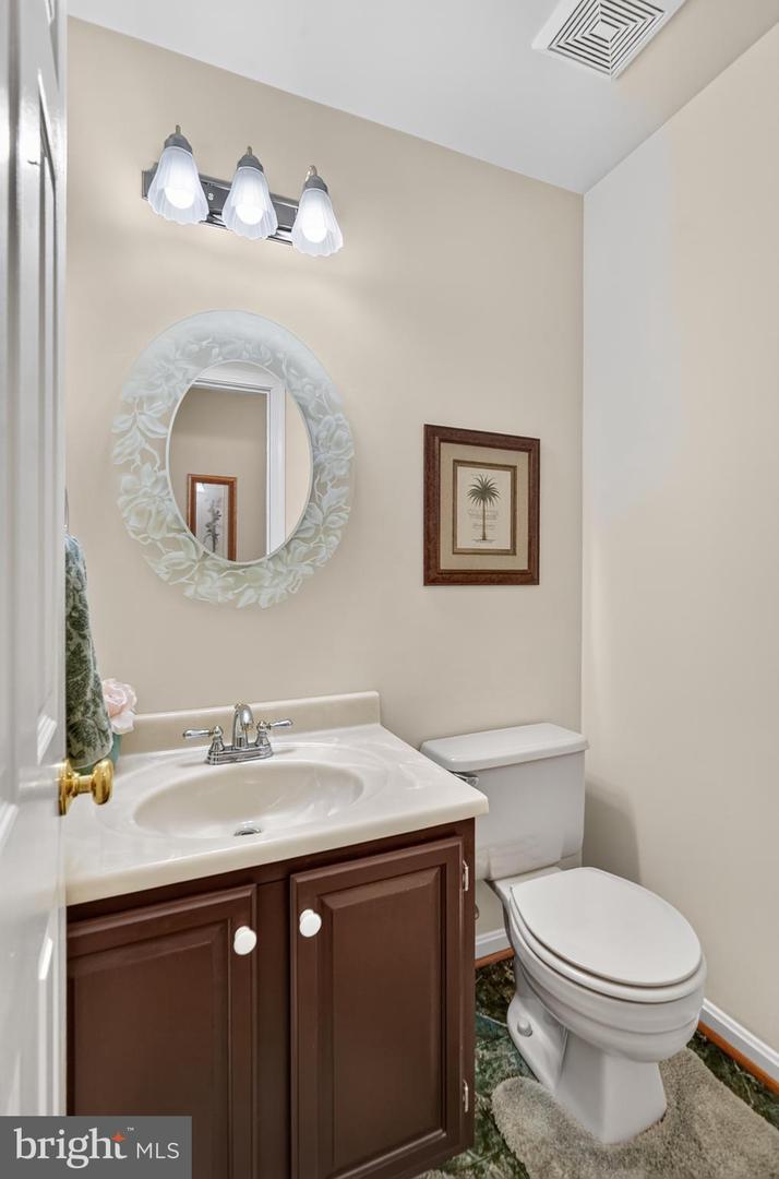 110 Amesbury Ct Property Photo 12