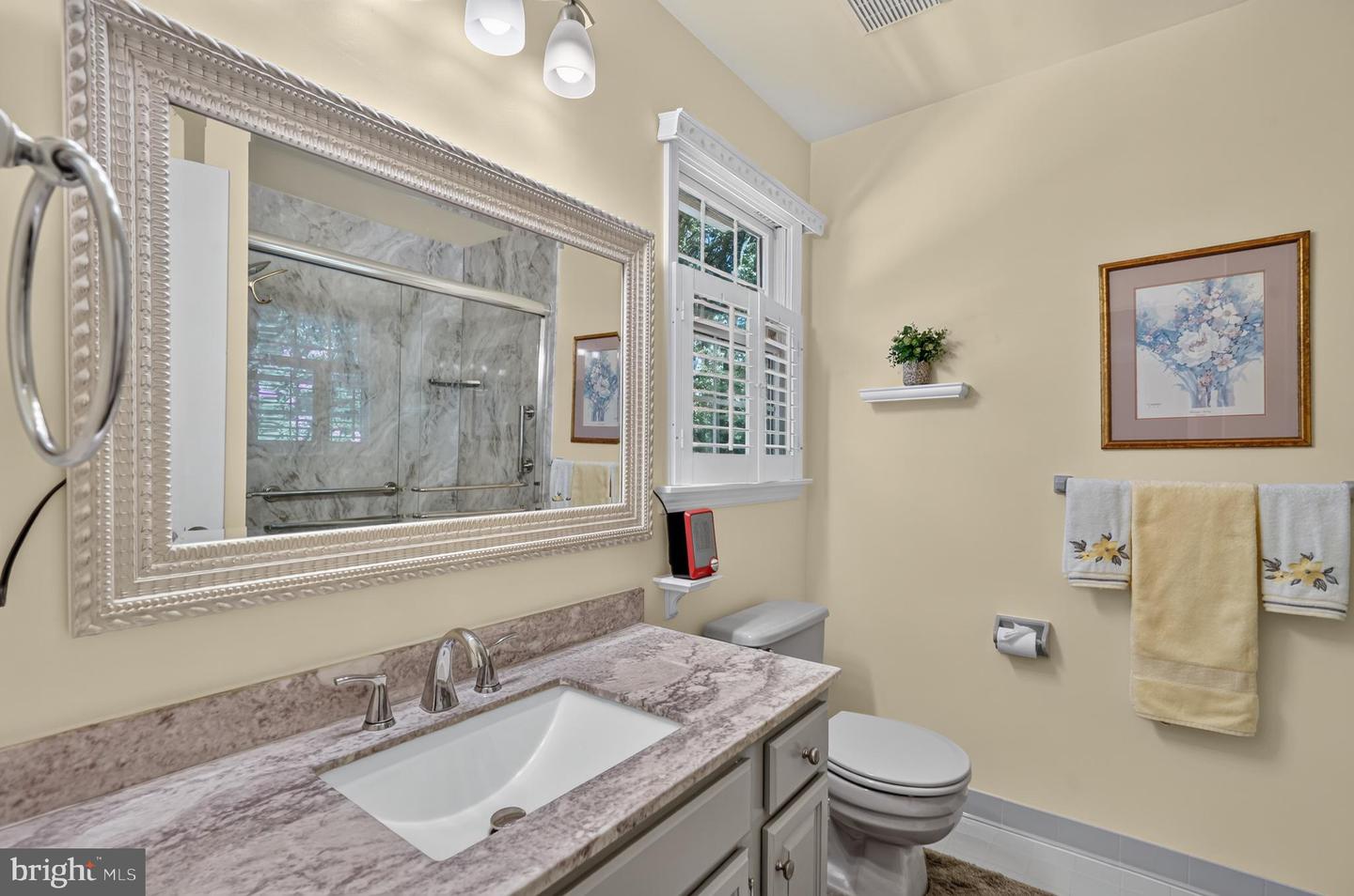 110 Amesbury Ct Property Photo 16