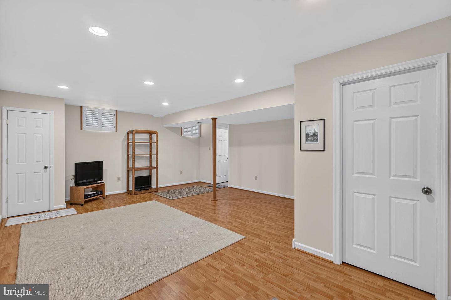 110 Amesbury Ct Property Photo 22