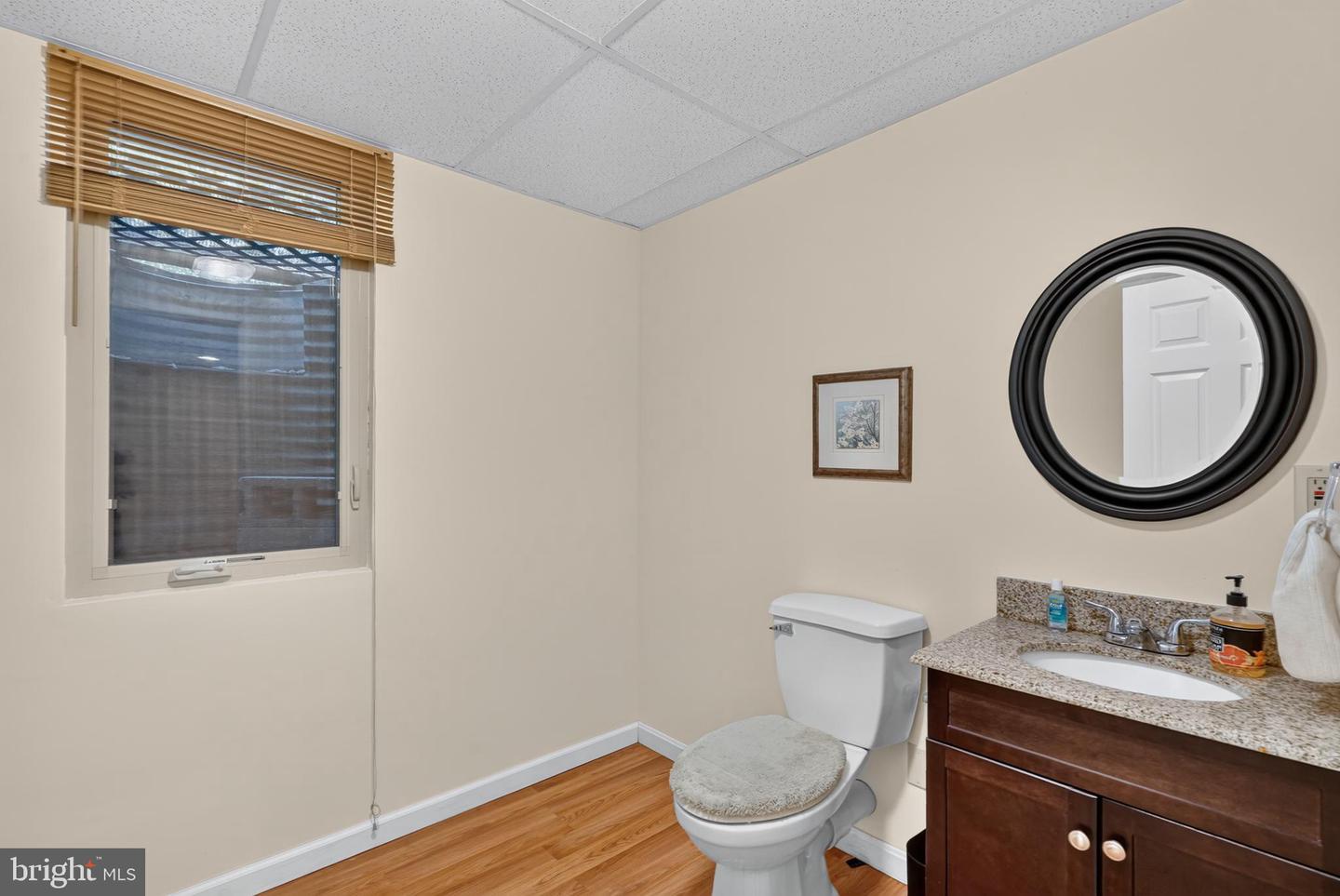 110 Amesbury Ct Property Photo 24