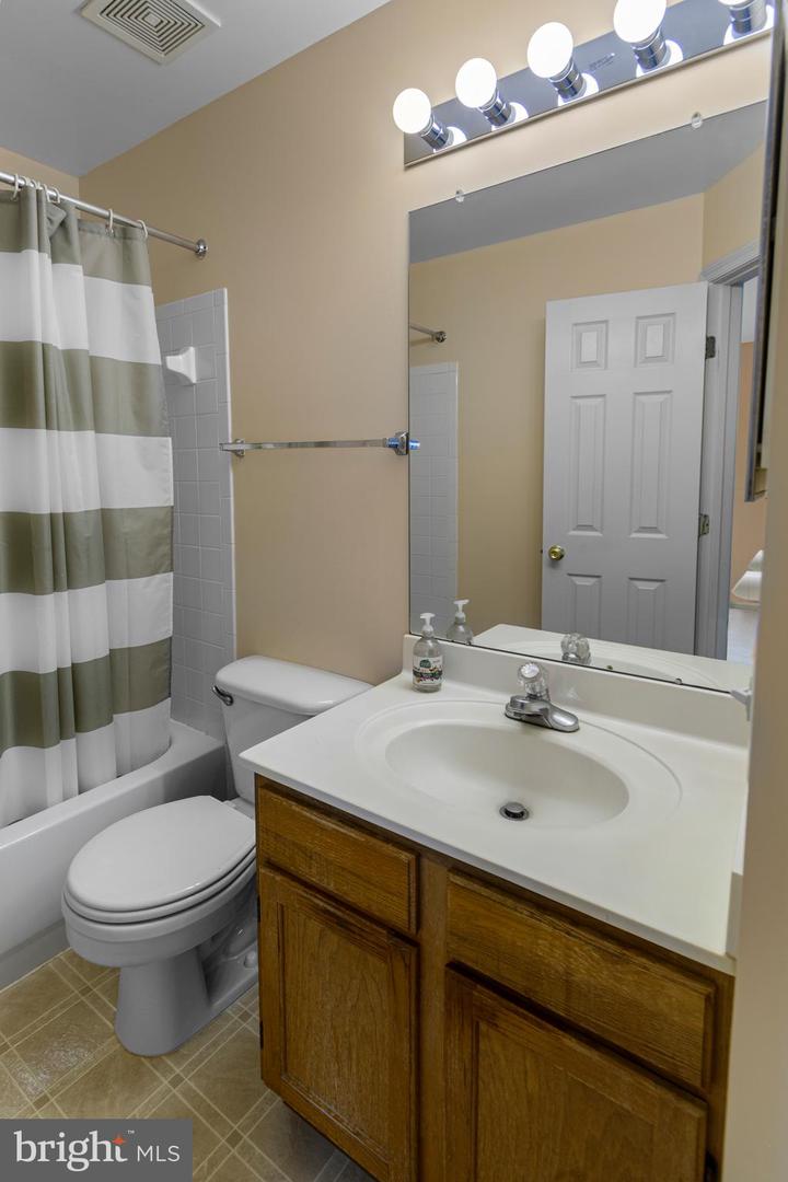 1703 Fallowfield Ct Property Photo 22