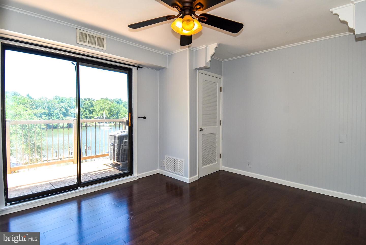 308 Forbes St #i Property Photo 15