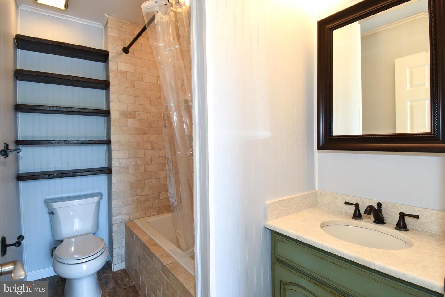 308 Forbes St #i Property Photo 17