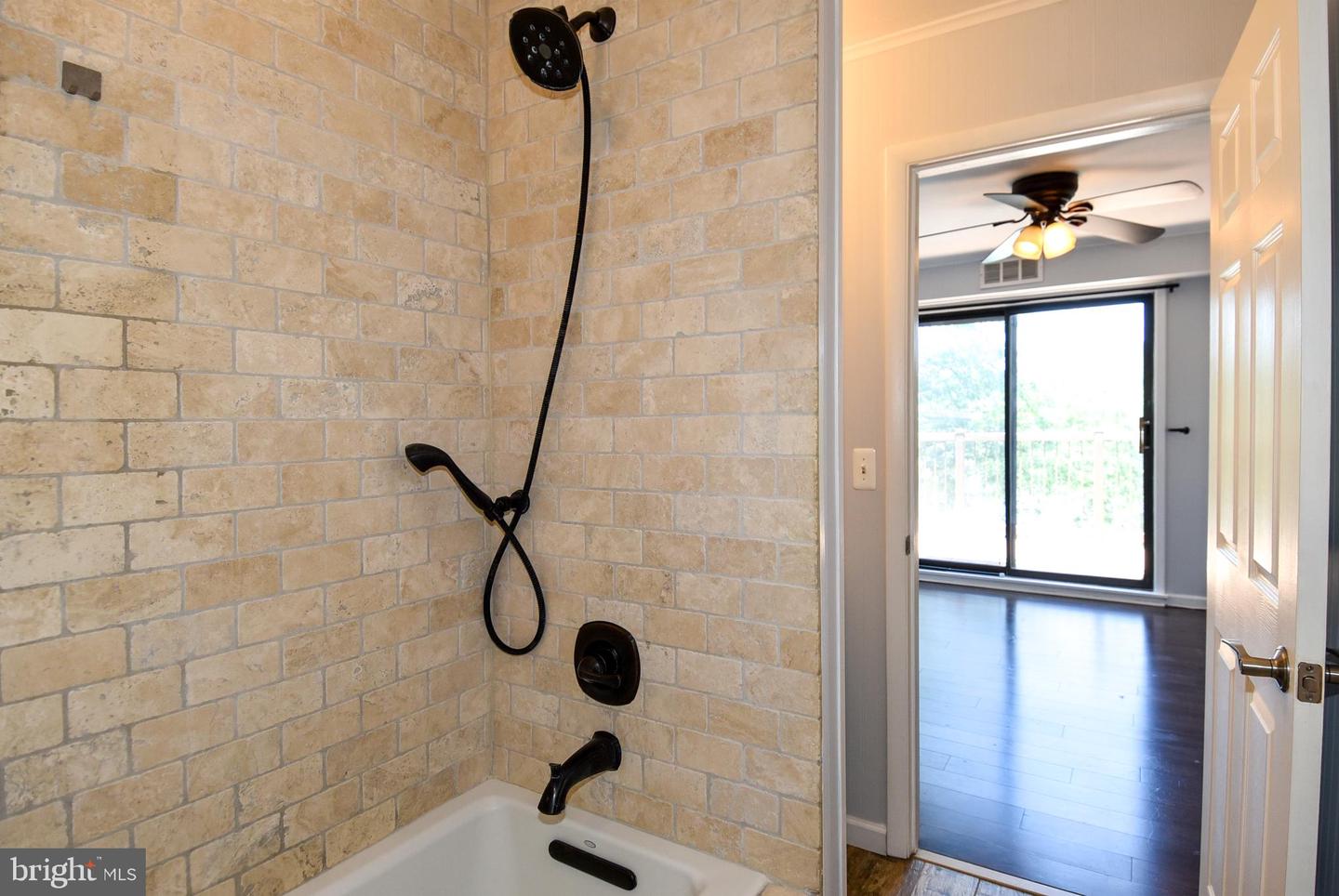 308 Forbes St #i Property Photo 18