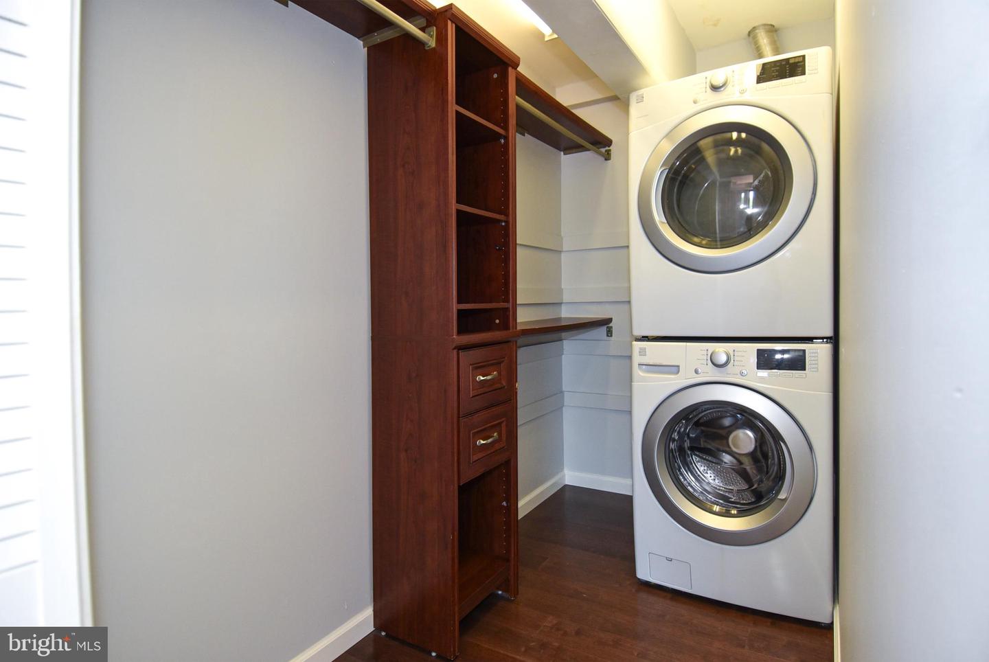 308 Forbes St #i Property Photo 20