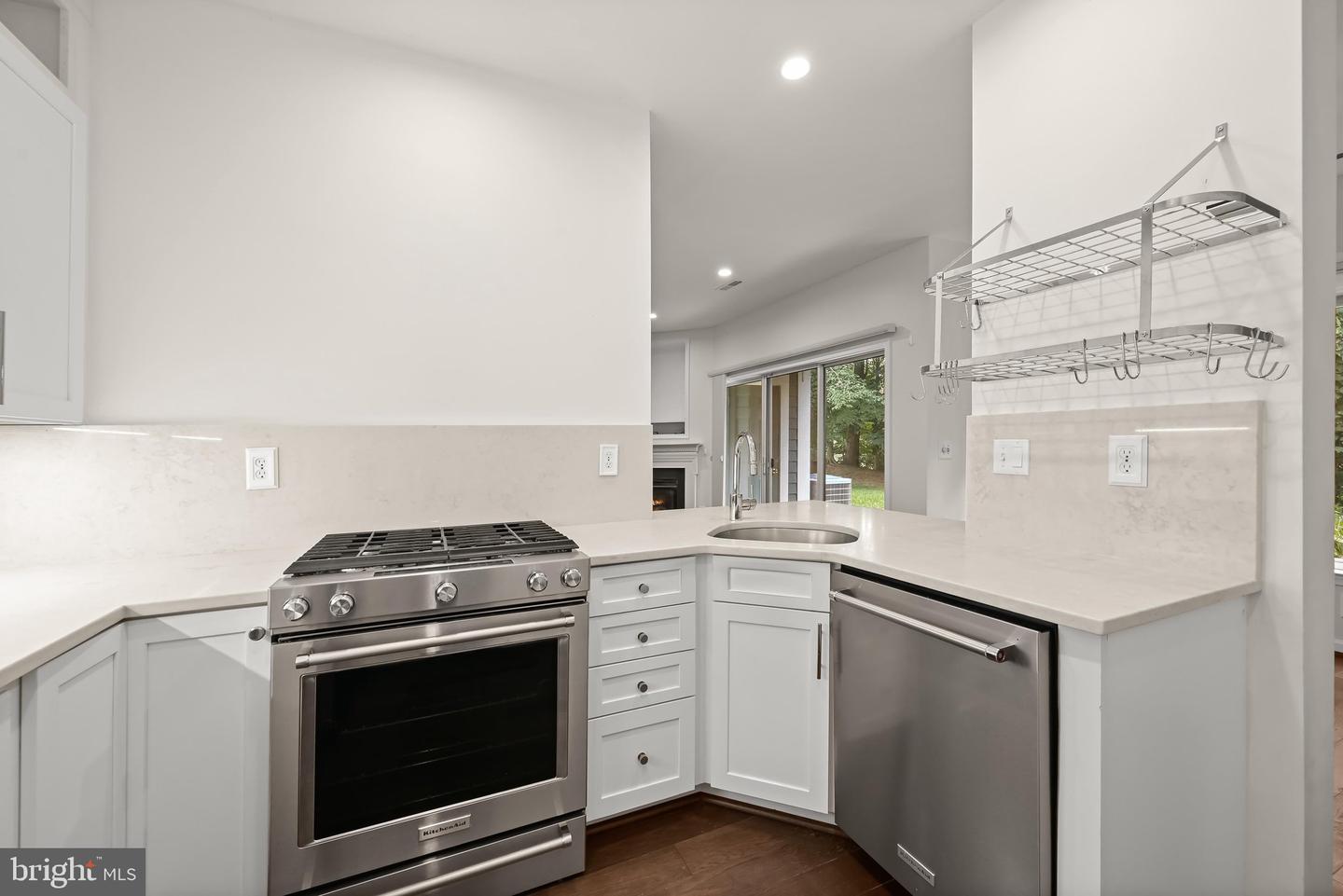 645 Oakland Hills Dr #1b Property Photo 11