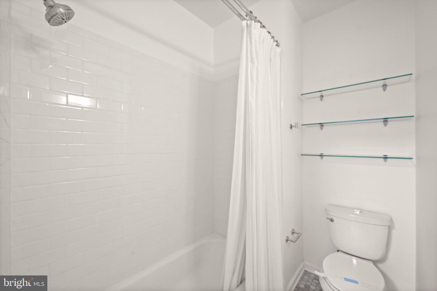 645 Oakland Hills Dr #1b Property Photo 16